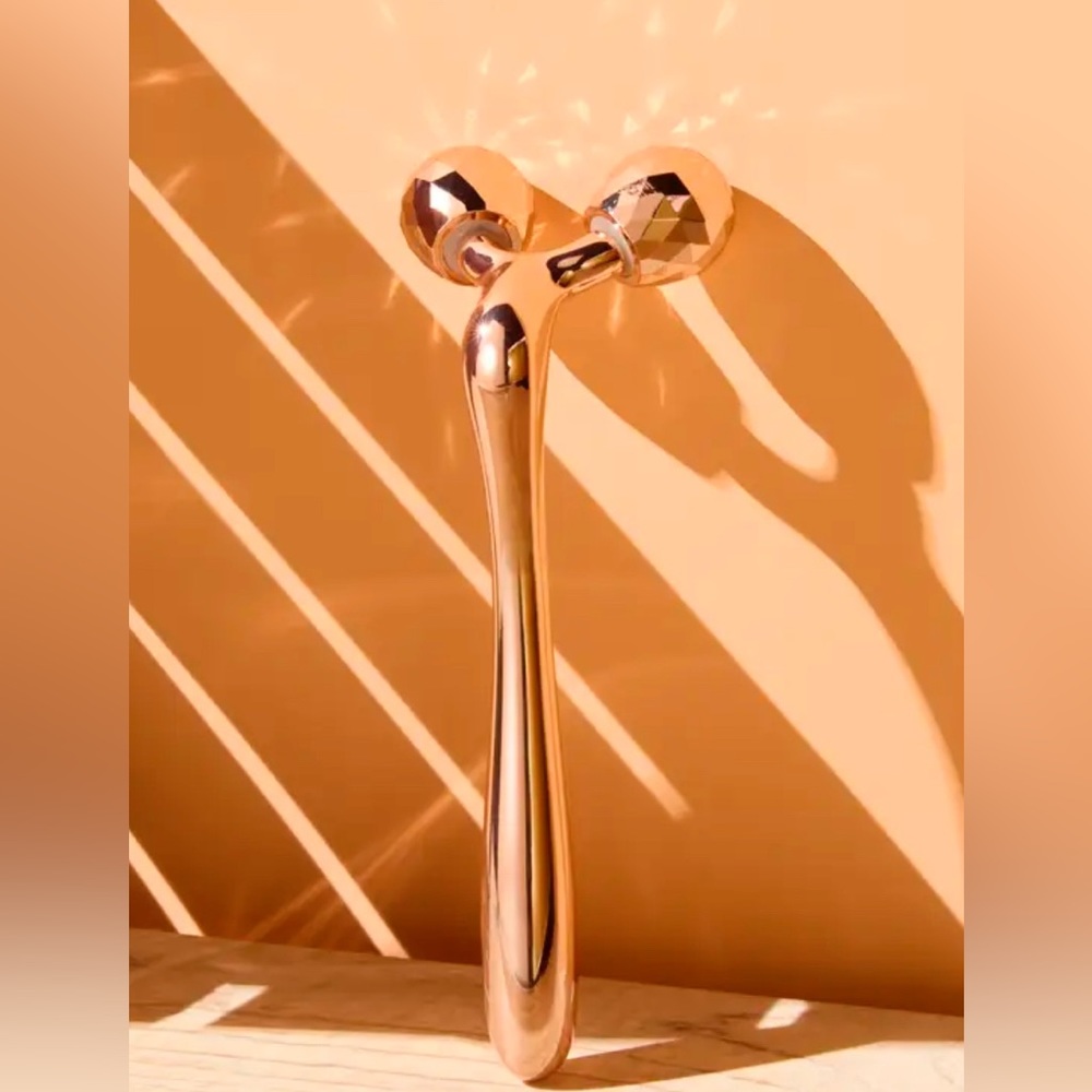 Neiman Marcus Rose Gold Face Roller
